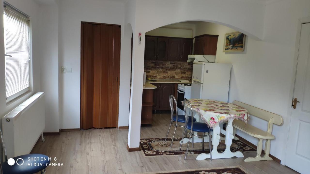 Роман Beregovo Exterior foto